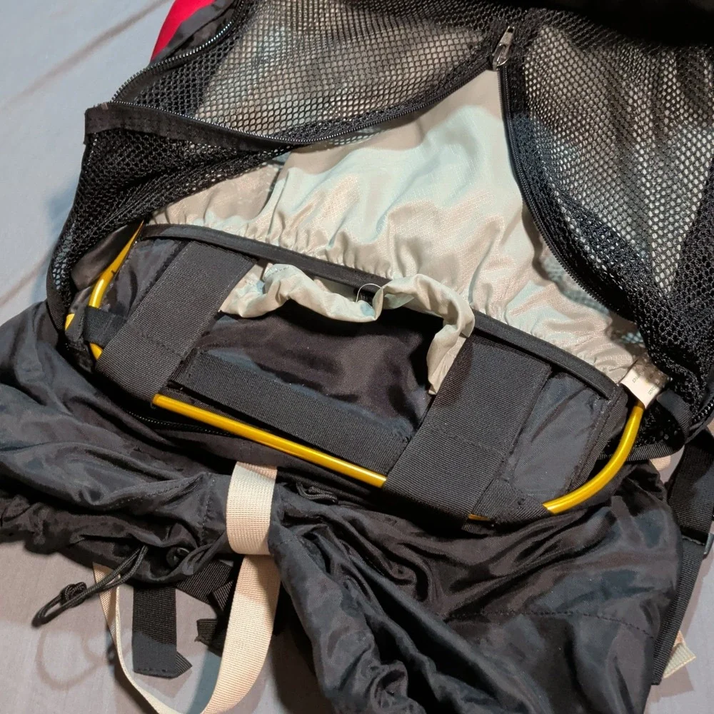 Kelty trekking as